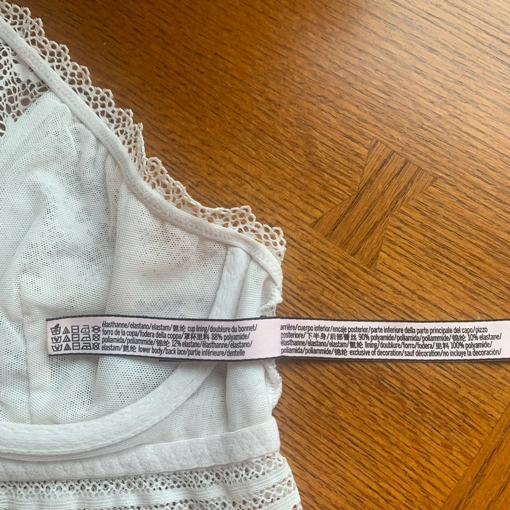 VICTORIA'S SECRET
High-Neck Crochet Lace Bralette - Picture 11 of 12